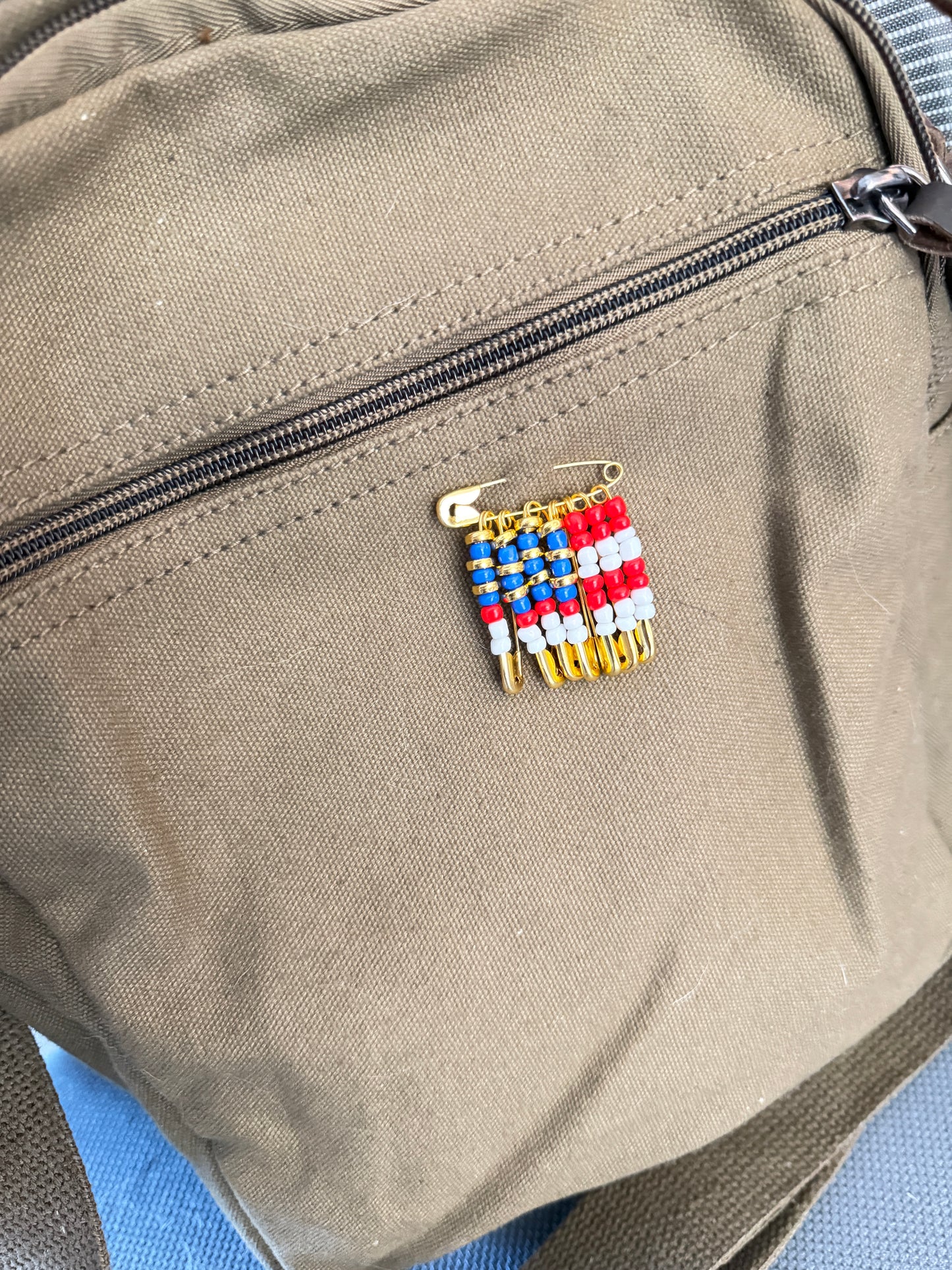 American 250th Birthday Patriotic Flag Pin – Handcrafted Beaded Safety Pin Brooch